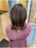 大人可愛いくびれミディアムツヤ髪ブラウン赤羽