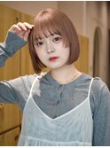 美髪 ピンクベージュ ミニボブ 外ハネボブ ワイドバング