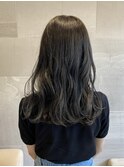 暗髪ロングヘア