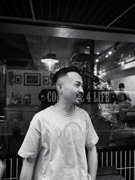 カムレイドフォーライフ(COMRADE 4 LIFE) 夏にぴったりアップバング　スキンフェード　担当松尾