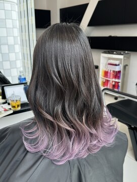 アライブ キチジョウジ(ALIVE Kichijoji) ワンポイントでお洒落なグラデーションカラー！