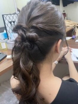 結婚式や成人式、特別な日のヘアセットはゾーンヘアにお任せ！あなたの魅力を引き出します☆
