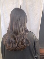 モーダアッカ(moda acca) くすみベージュ コテ巻き ロングレイヤー 艶髪カラー