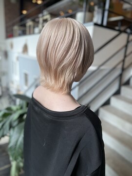 if ショートウルフ/ホワイトブロンド