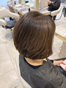 アッシュ 仙川店(Ash) 40代50代60代大人ショートボブ白髪ぼかし脱白髪染めハイライト