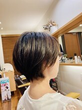 レガロヘア(REGALO -hair-) 丸みのあるメリハリショート