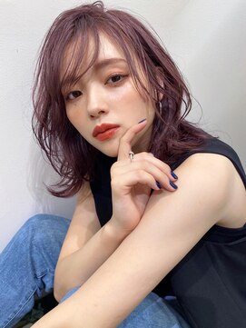 ヴォイス(VOICE) 透明感ピンクグレージュのくしゃっととミディ