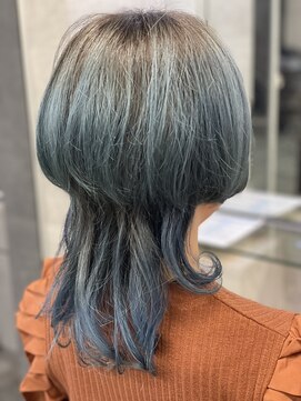 キャラ シャローネ 池袋(Chara Chalone) ネイビーブルー/ウルフカット進化系クラゲカット/前下がり