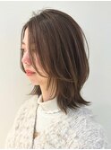 顔まわりレイヤー×外ハネスタイル