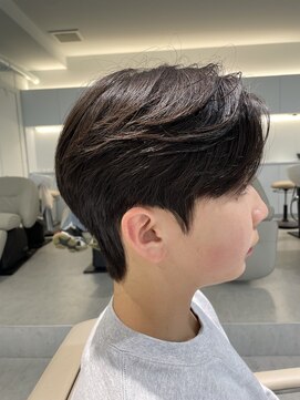 ノラ ウメダ(NORA UMEDA) フェザーマッシュ×ダウンパーマ