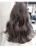 赤みの出ないアディクシーシルバーグレージュ