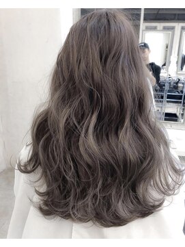 エレノア 博多ANNEX(Eleanor) 赤みの出ないアディクシーシルバーグレージュ