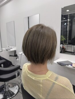 ロード(Road)の写真/【白髪染めリタッチカラー3,500円~】30代~の髪悩みを魅力にチェンジ♪低刺激×透明感カラーで理想の髪に