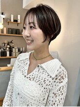 アト(Ato.)&nbsp;大人シースルーマッシュショートxスモーキーベージュ【菅井】