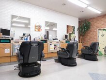 ヘアーサロンサポート東船橋店の雰囲気（老若男女問わず幅広く愛されるアットホームな空間が魅力）