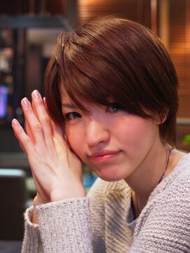 アイニード(Ineed) 前髪長めの大人ショート