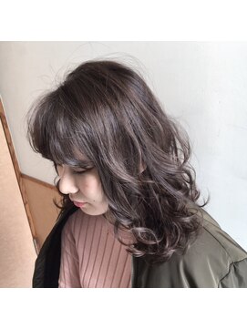 サエラクワトロ アッシュベージュカラー