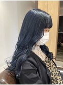透明感のあるネイビーブルーカラー