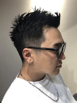 バーバーミネ(BARBER MINE)の写真/ON/OFFどちらもキマるスタイルに◇仕事終わりの時間にもお気軽にお越しください◎