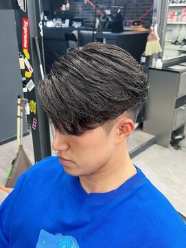 グナスティバイダムディー トウキョウ(GNASTY by DAMDEE TOKYO) ツーブロックマッシュ/波巻き/ハイライト/束感[大宮/理容室]