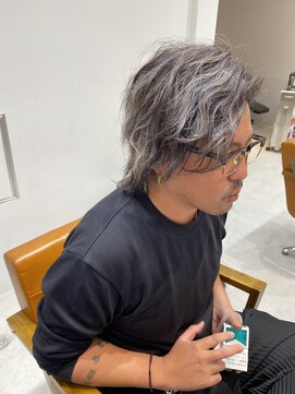 ネイロ 錦糸町(NeiRo) ハイトーンハイライトカラーシルバーメッシュセンターパート