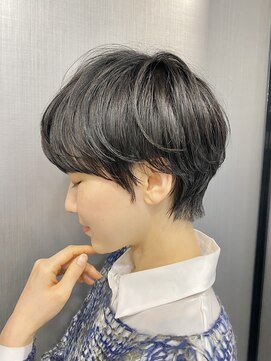 ハルキ ミナト ジャパン オオサカ(HARUKI MINATO japan OSAKA) 40代50代小顔似合わせカットくびレイヤーエモージュ大人可愛い