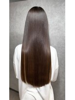 エミリー(Emily)&nbsp;艶髪ロング