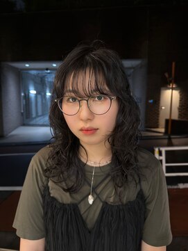 スタン 渋谷(Stam) 黒髪パーマ［ミディアム/ウルフ/レイヤー］