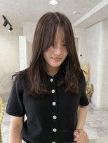 ホワイト(WHITE)&nbsp;くすみベージュカラー×プツッとレイヤースタイル