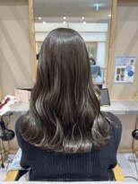 スピンヘアーフラッフィ 茨木(Spin hair fluffy)&nbsp;透明感ブラウンで叶える上品ツヤ髪スタイル