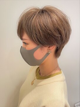 ビーハイブ 一番町店 アヴェダ(BEHIVE) マッシュショート×ミルクティーベージュ