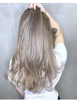 アルカナ 明治神宮前原宿(ARCANA) ミルクティーベージュ　ハイライト　インナーカラー　アッシュ