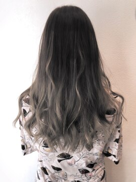 ネウィ 池袋(newi) グラデーショングレーカラー【担当　江口健太】