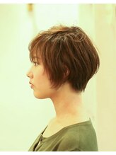 コモレビ(ko.mo.re.bi) 骨格を整える大人ショート