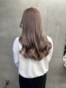 アンバー(UMBER) ピンクグレージュ 全頭ブリーチ