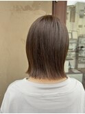 オリーブベージュ/寒色系/透明感/艶髪/切りっぱなし