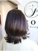 根元のグレーもカバーしつつツヤのある大人女子!