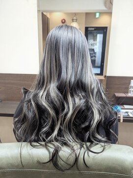 レアナ バイ ニーナ(Leana by NINA) スモーキーグレー×ブラック　プルエクステロングヘア