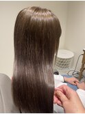 美容液を含んだカラー剤で艶と潤い♪