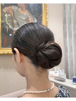 ビューティーセラーバイハリウッド(BEAUTY CELLAR BY HOLLYWOOD) 大人の抜け感シニヨン