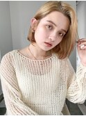 柔らかいハイトーンに切りっぱなしボブ【Loom./明治神宮前】