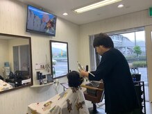 ディーメイプル(D maple)の雰囲気（アニメ鑑賞しながらのカットでお子様もリラックス♪）
