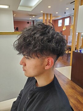 アムズヘアーファム 前下がりスパイラル