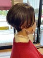ルテラ(Lutella)&nbsp;ショートヘアのイヤリングカラーもちらりと見える感じが◎