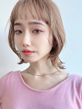 ホフ 大阪心斎橋店(F.O.F) ブリーチグレージュベージュショートボブショートレイヤー学割