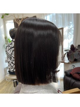 アローズ(arose) 切りっぱなしボブスクールカットストレート