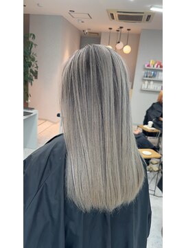天神美容室 ダブルカラー／レイヤーカット／ハイトーン