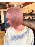 透明感のあるハイトーンカラーとミニボブで作るサマースタイル