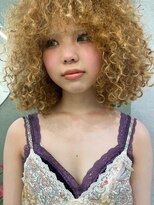 【riNa】くるくるパーマ、ブリーチなしカラー、スパイラル