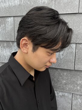 ヒュイル バイ ニアウ(Hwyl by Niau) メンズマッシュセンターパートスパイラルパーマニュアンスパーマ